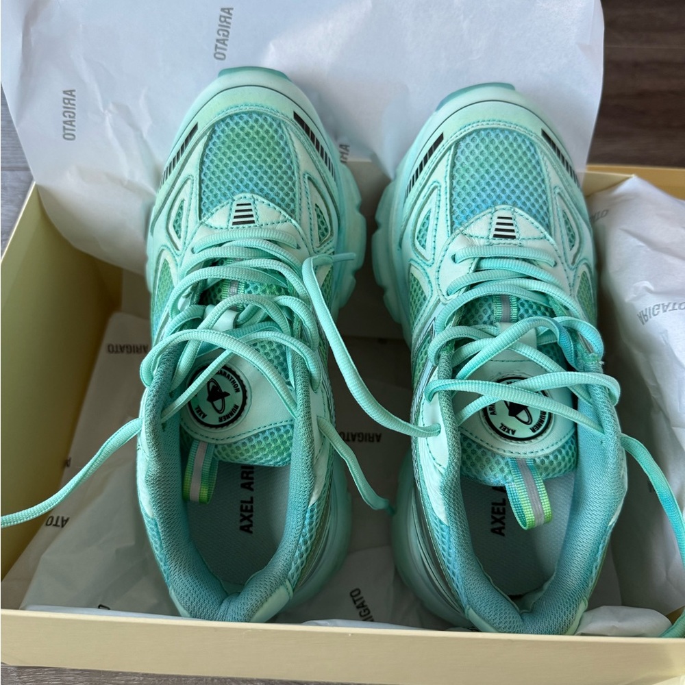 new sneakers Axel Arigato